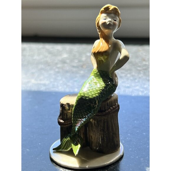 New Retired 1990 Hagen Renaker Mermaid on Piling Never Removed From Box Perfect - Picture 11 of 12